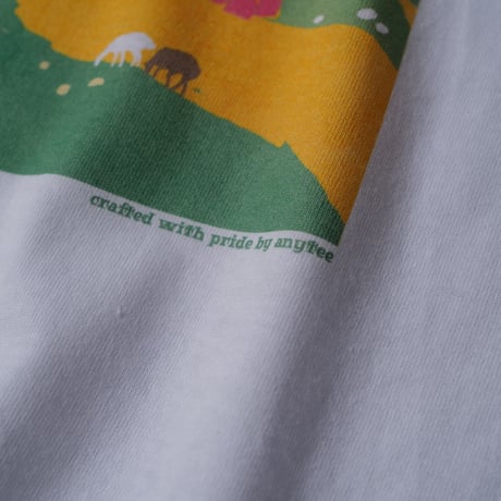 映画公式TEE/CAP『君は行く先を知らない(英題 HIT THE ROAD)』× anytee