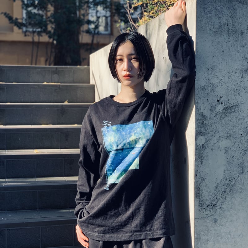 映画公式TEE『偽りのないhappy end』× anytee_松尾監督デッサン