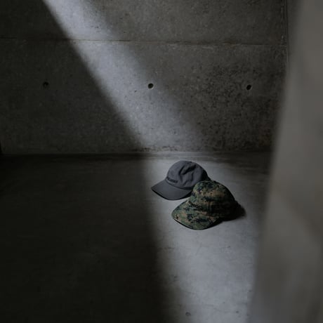 映画公式TEE/CAP『君は行く先を知らない(英題 HIT THE ROAD)』× anytee