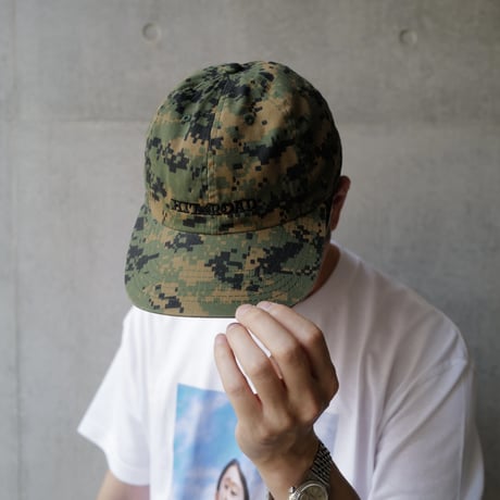 映画公式TEE/CAP『君は行く先を知らない(英題 HIT THE ROAD)』× anytee