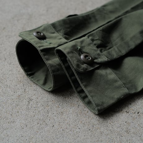 ［16 ( 1/2) / XL fit］U.S.AIR FORCE Olive Green Shirts_no.9