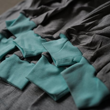 [anytee classics] Financial Independent Tee_Gray × Mint