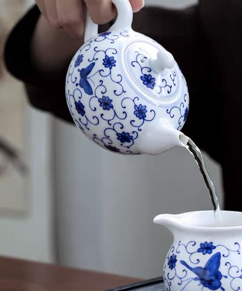 中国青花花蝶文水孟CR7027E