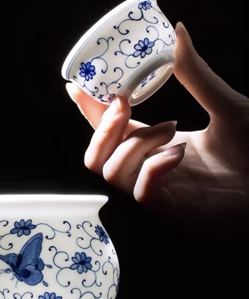 CH2 青花茶壺 「蝶恋」 | 中国茶専門店GUDDI