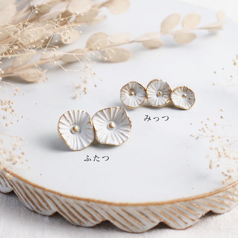 白小花ブローチ | sen no STORE 白小花ブローチ | sen no STORE