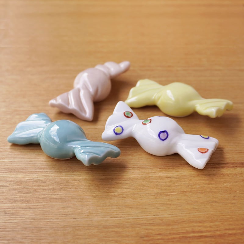 箸置き4点 となりのトトロ 信楽焼箸置き4点セット(化粧箱付) | KOMONONAZUNA