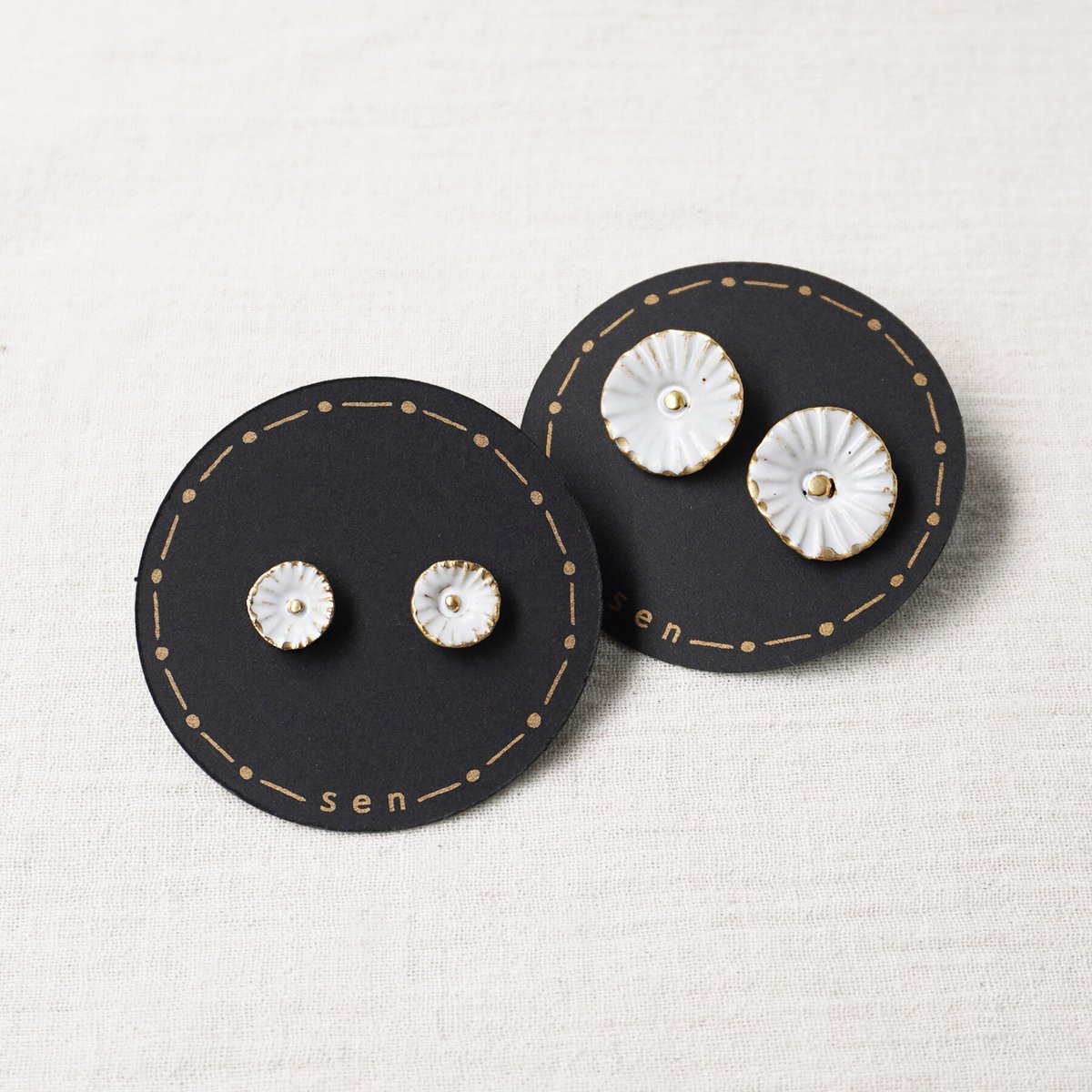 クシネ coussinet モア 白 花ピアス クシネ coussinet モア 白 花ピアス 2025年最新】coussinet