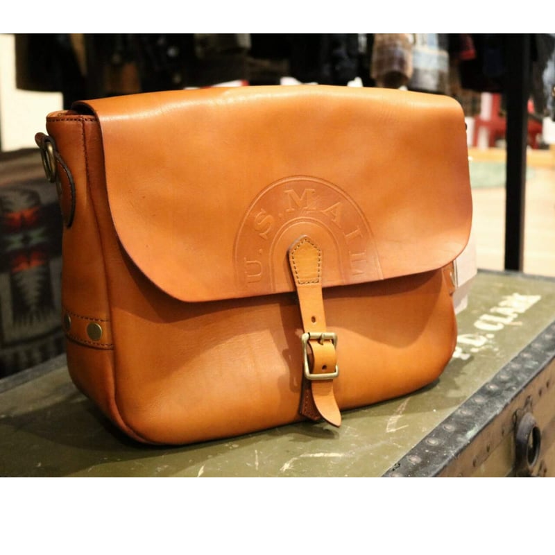 VASCO 【 LEATHER POSTMAN SHOULDER BAG 】