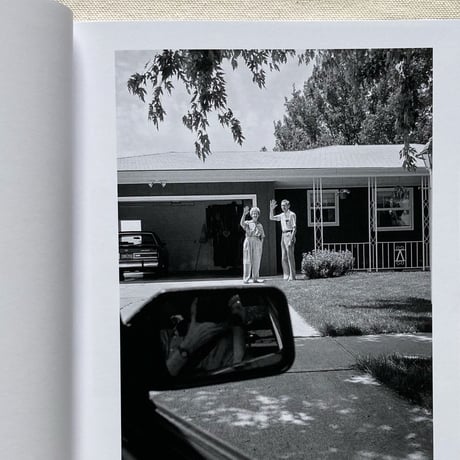 Deanna Dikeman｜LEAVING AND WAVING