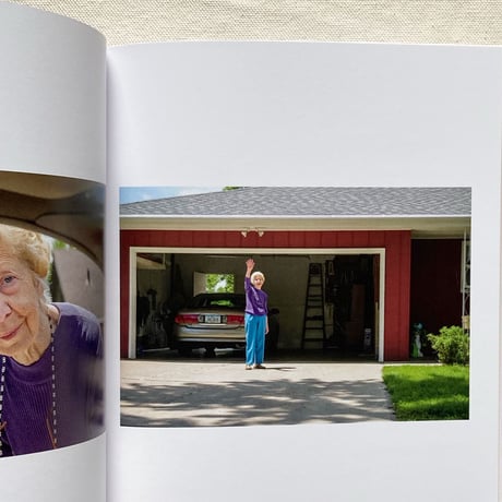 Deanna Dikeman｜LEAVING AND WAVING