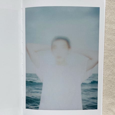 濵本奏｜midday ghost