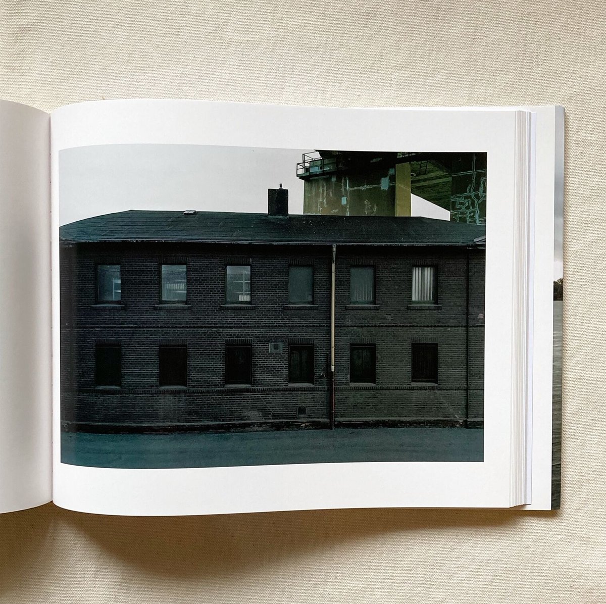 アート・デザイン・音楽 4100 duisburg / Laurenz Berges Laurenz Berges｜4100 DUISBURG | 曲線