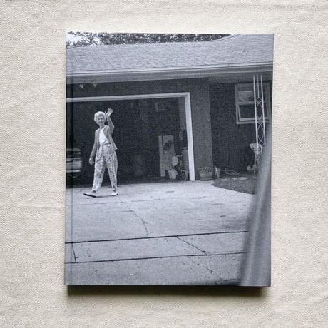 Deanna Dikeman｜LEAVING AND WAVING