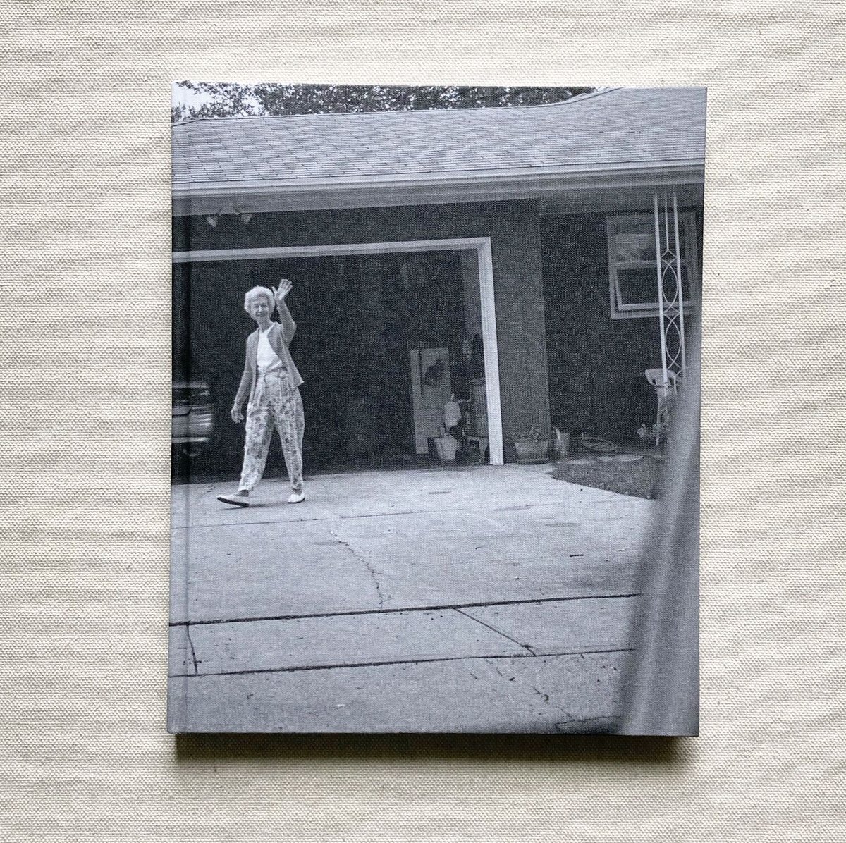 Deanna Dikeman｜LEAVING AND WAVING | 曲線