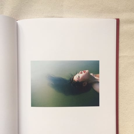 任航｜我母親（Ren Hang ｜ For my mother）