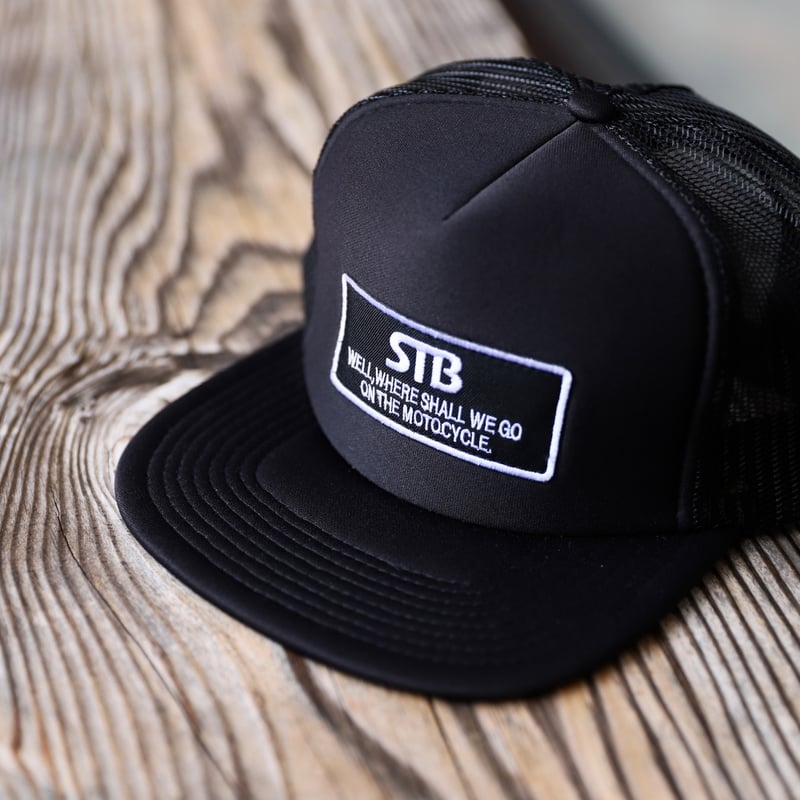 フラットバイザー STB トラッカーメッシュキャップ | 公式オンライン
