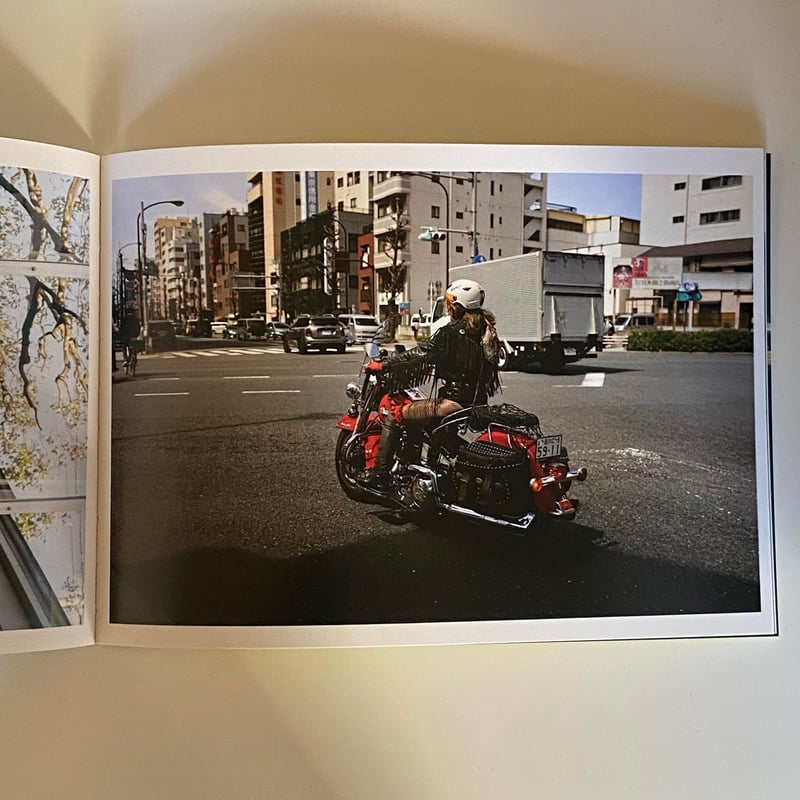 鶴巻育子 写真集 『幸せのアンチテーゼ 』新品(2024) *サイン入り 200