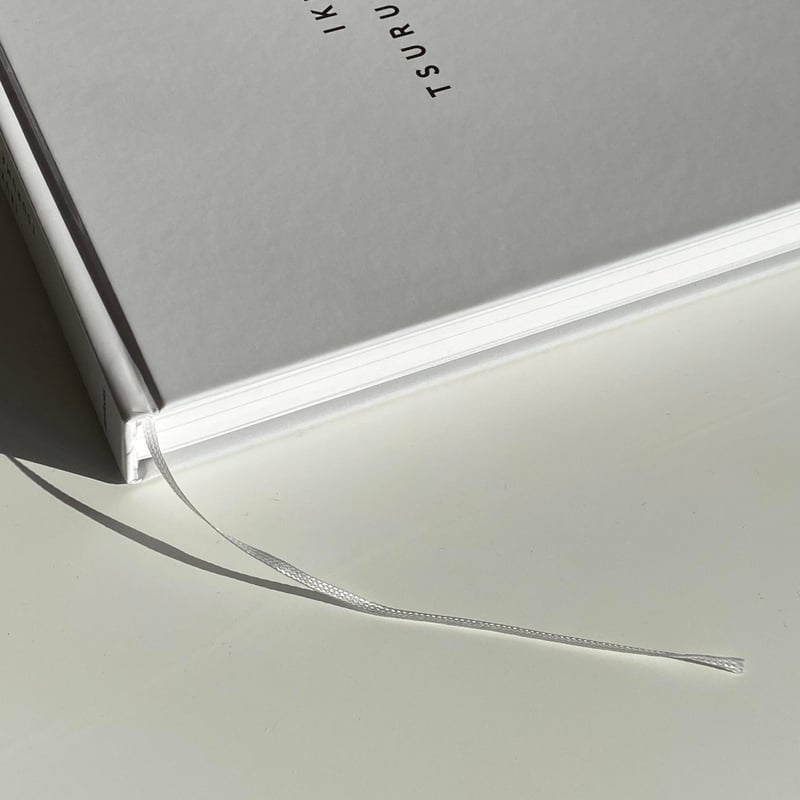 鶴巻育子 写真集 『ALT』 新品 *サイン入り | Jam Books