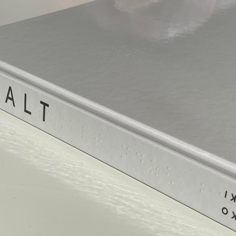 鶴巻育子 写真集 『ALT』 新品 *サイン入り | Jam Books