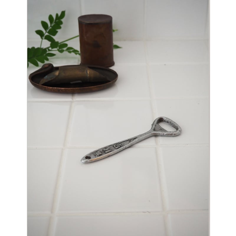 1061-K-4 台湾 アルミの栓抜き | 古道具店 呱々