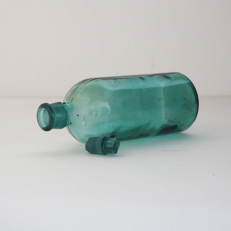 no1168 蓋付きの瓶 | 古道具店 呱々