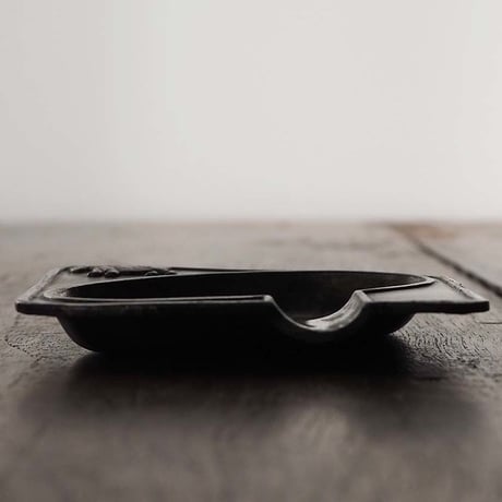no405  テリアの灰皿