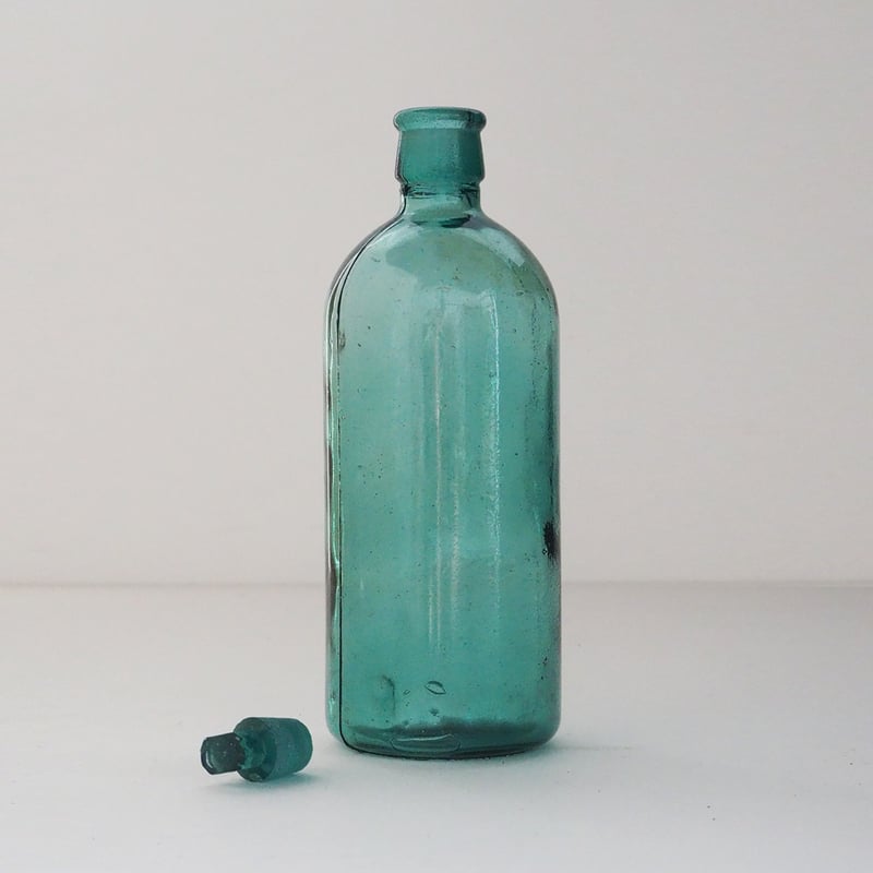 no1168 蓋付きの瓶 | 古道具店 呱々