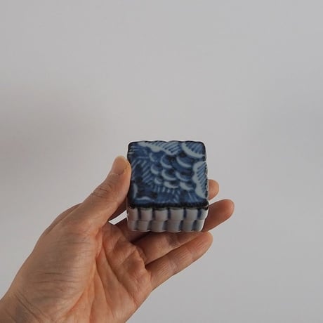 no362  ウロコの香合