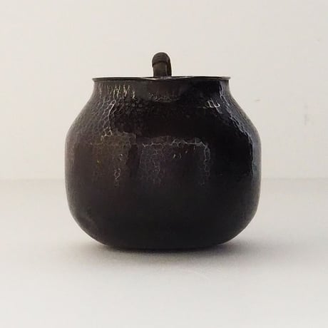 no1244　銅の水差し