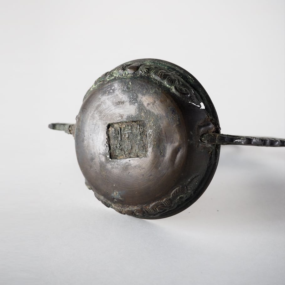 銅製　燭台　銀象嵌有　MA593 銅製 燭台 銀象嵌有 MA593 A silver-inlaid bronze figure of