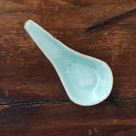 no557-B   青磁のレンゲ