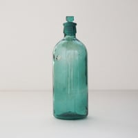 no1168　蓋付きの瓶