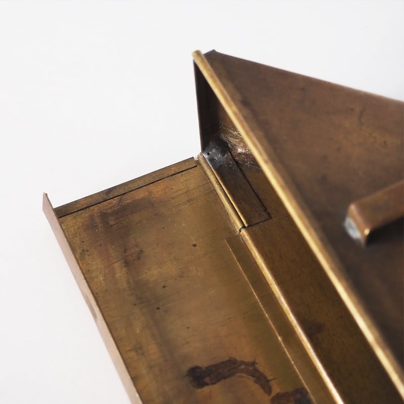 no1083 真鍮の三角ケース | 古道具店 呱々