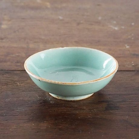 no646   青磁の小皿　月