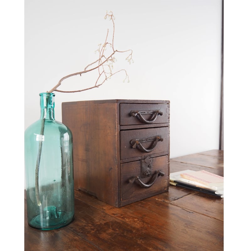 no1097 鉄の取手の無骨な引出し | 古道具店 呱々