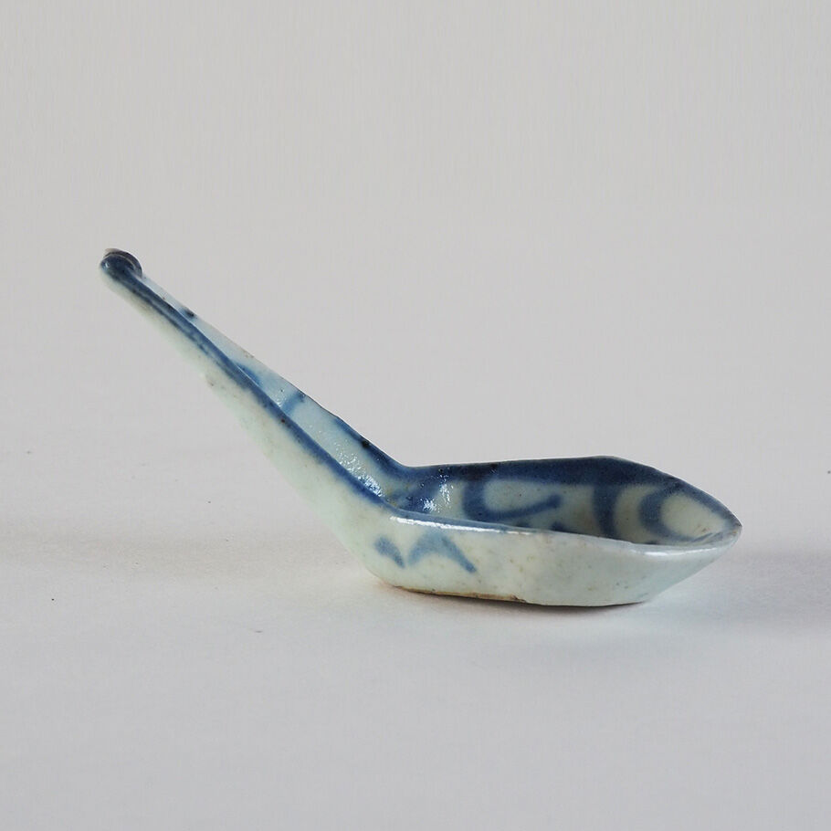 1010-18-b 古い染付のレンゲ | 古道具店 呱々