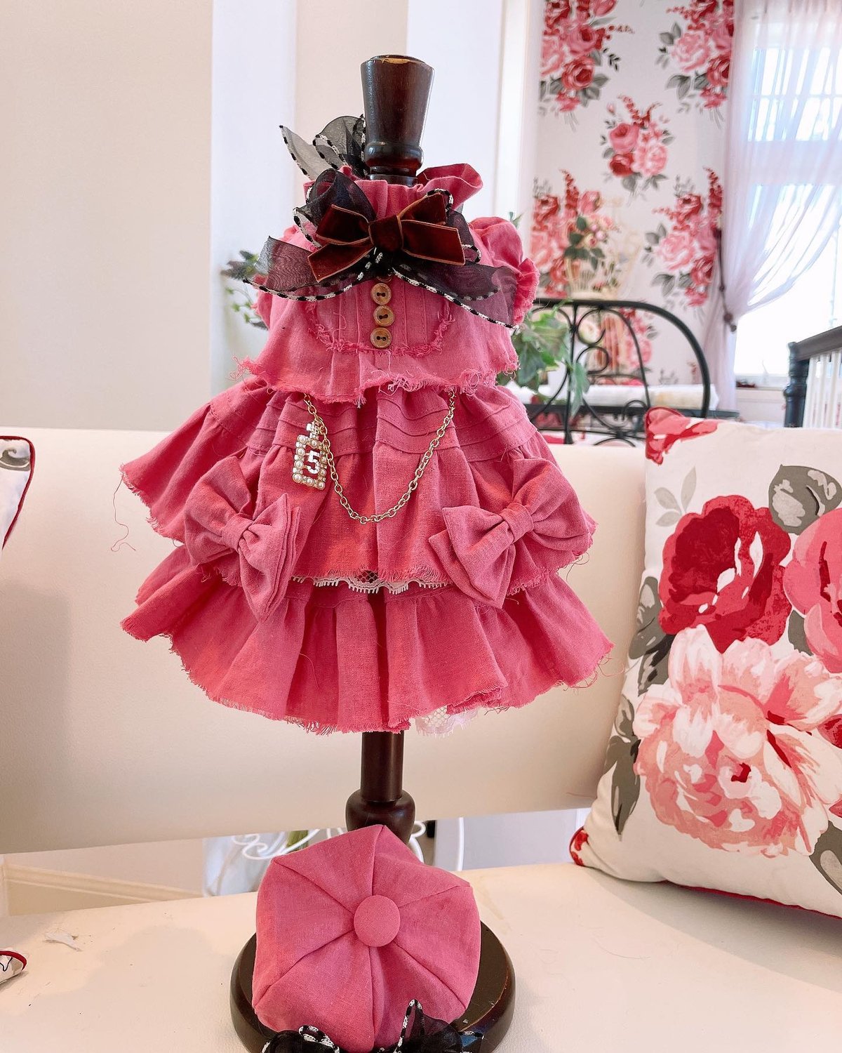【新品未使用】pui フラワーぺプラムワンピース ピンク SHEIN FRIFUL フラワープリント キャップスリーブ ミディ丈