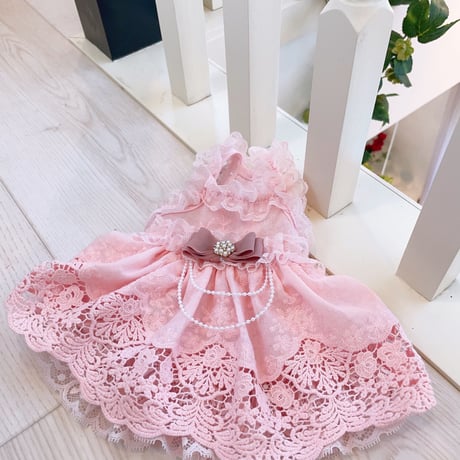 ピンク刺繍レースふんわりワンピ