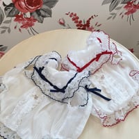 小花フリルのセーラーブラウス