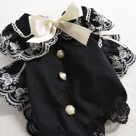 薔薇刺繍の素敵なブラウス＾＾