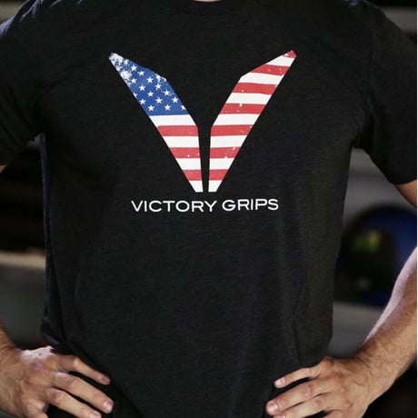 Victory Grips// Unisex  US Flug VG LOGO T-SHIRT