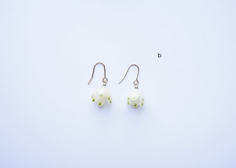No.1186 スノーフレーク柄ビッグビーズ　ロングピアス　大ぶりイヤリング スノーフレークピアスa.b | Little Witch