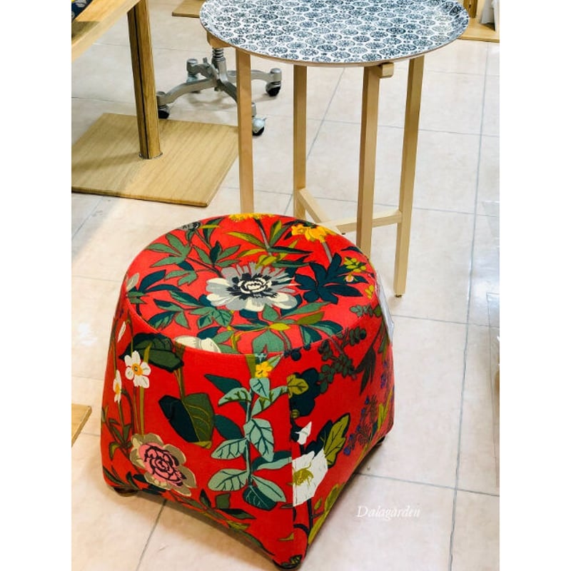 タトーネ　バレリイタリア　スツール（赤） タトーネ バレリイタリア スツール（赤）