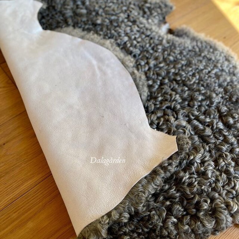 早い者勝ち‼︎本革スウェーデン ゴッドランドシープスキン 北欧 ゴッド