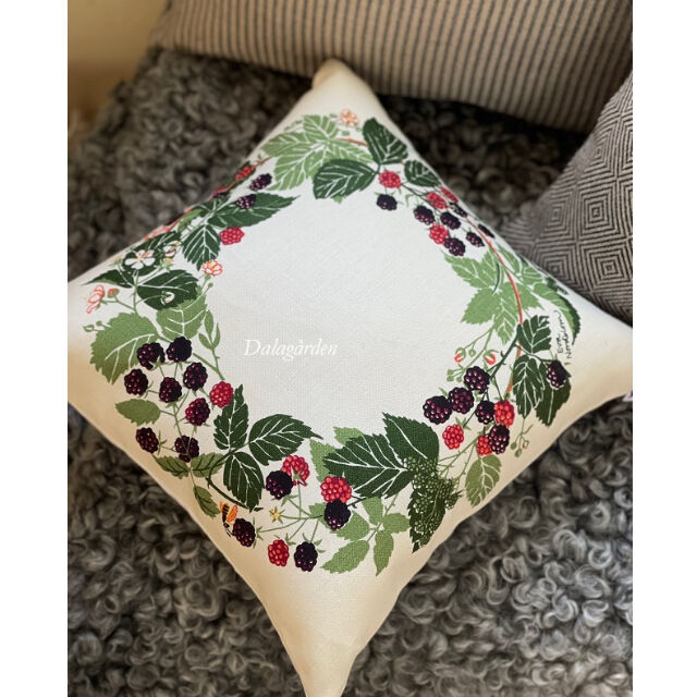 JK-25 ヨブス コンビクッション 植物たちのリース柄 35 | ダーラナガーデン