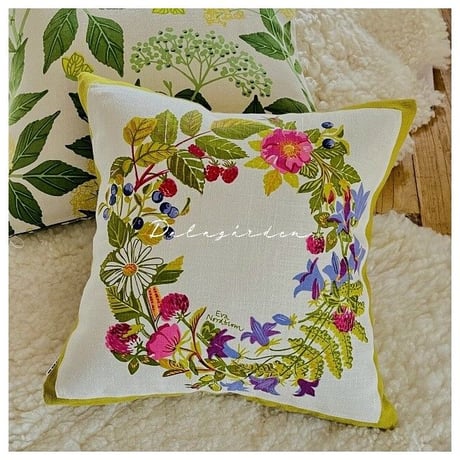 ヨブス（jobs）クッション　2つ ヨブス（jobs) クッション