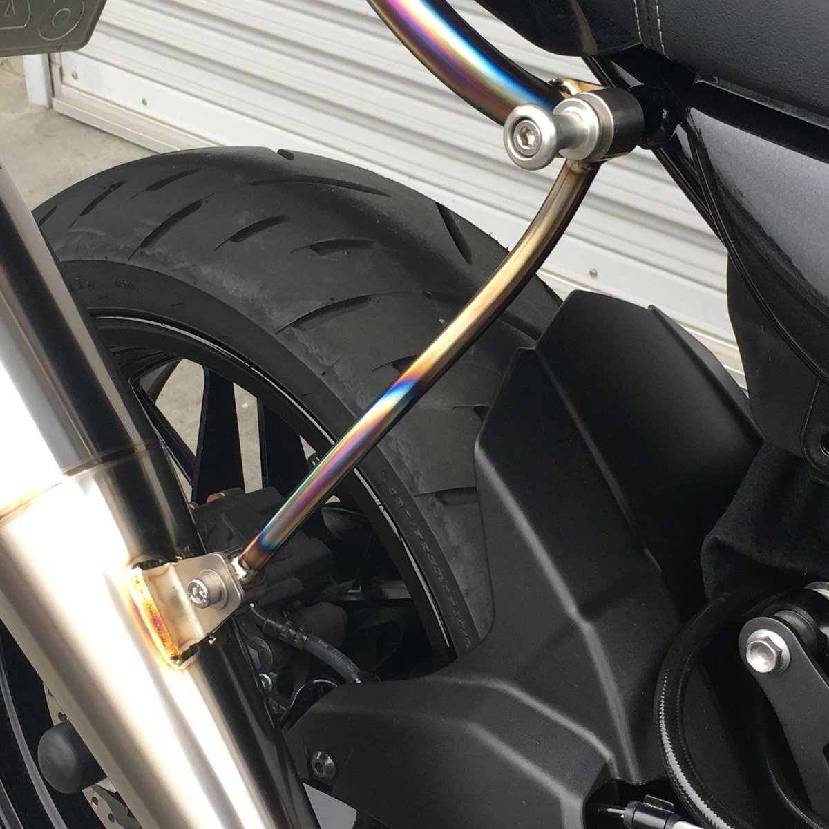 Kawasaki Z900RS サイレンサーステー 1本タイプ