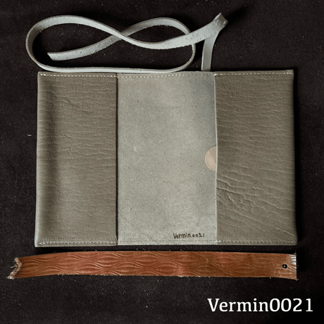 Vermin害獣という名のブックカバー serial number0021*ふるさとチョイス出品中