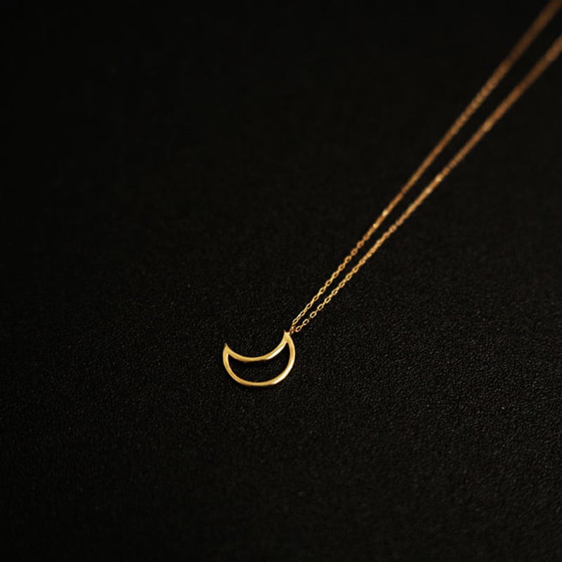 ゴールドネックレス ムーンフレーム 月型 K18 | Minayo Select