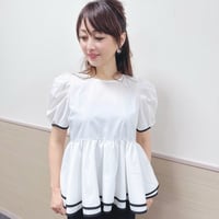 パフスリーブフレアトップス